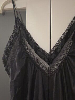 VTG Erica Loren Black Lace Maxi Slip Dress Gothic Dark Academia Layering Piece L